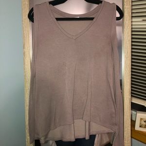 SUPER CUTE COLD SHOULDER L/S !